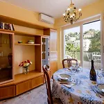 Guesthost - Ninfea Apartmán Sanremo
